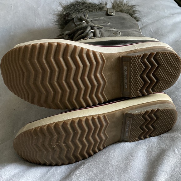 SOREL GREY + BLACK JOAN OF ARCTIC SUEDE SNOW BOOTS WOMEN'S SIZE 10 - Picture 2 of 6